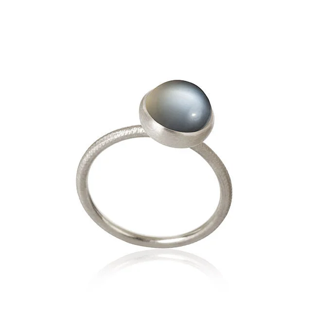 Small Pacific Silver Ring w. Grey Moonstone