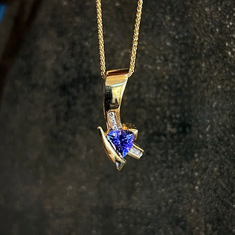 HL Tanzanite and Diamond Pendant