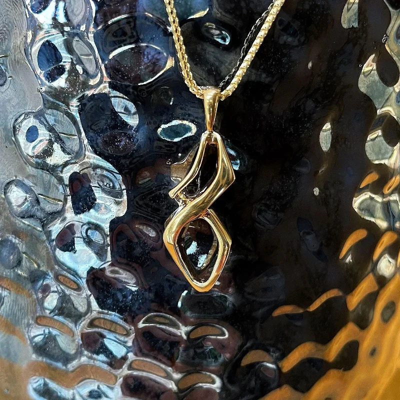 nfinity Pendant