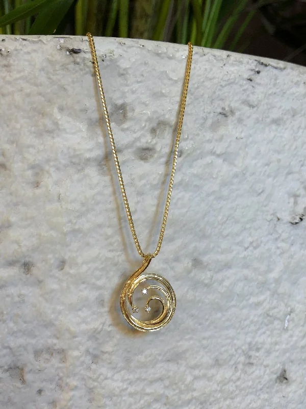 Wave Circle Pendant