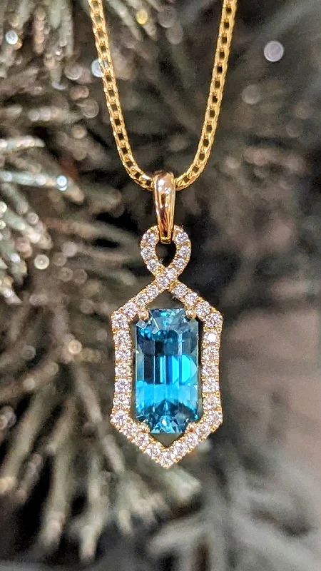 Zoma Blue Zircon Halo Pendant