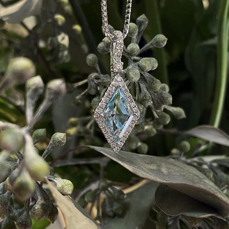 Zoma Color Diamond Aquamarine Pendant