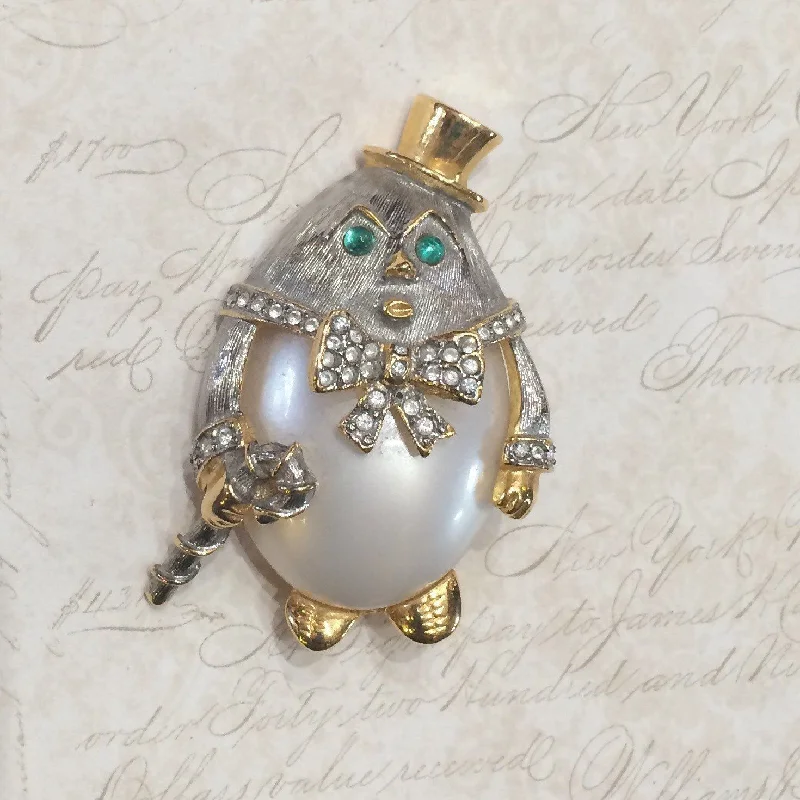 Humpty Dumpty large brooch by Kenneth Jay Lane with pearl