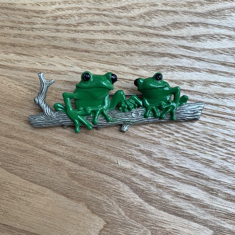 Tree Frogs on a log brooch by JJ in pewter