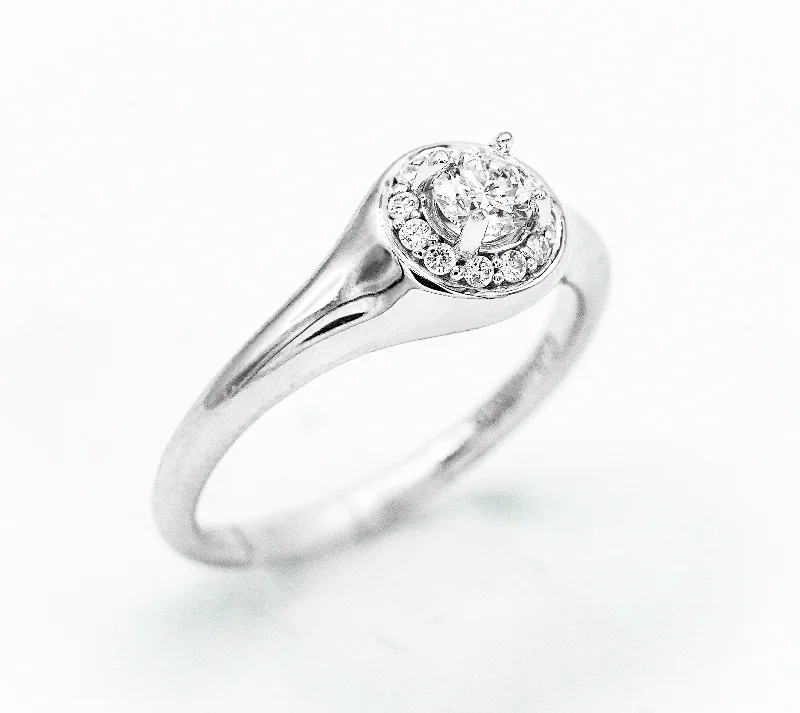 Gabriel & Co. - Round Brilliant Halo Ring in 14kt White Gold