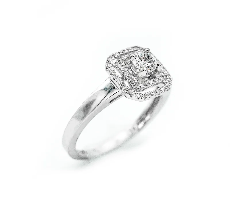 Montalvo Diamonds - Round Brilliant Halo Style Ring in 14kt White Gold