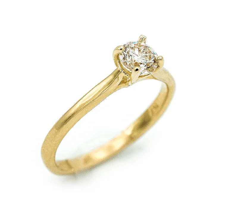 Montalvo Diamonds - Round Brilliant Solitaire Ring in 14kt Yellow Gold